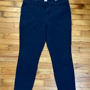 GAP Signature Skinny Ankle Pants in Navy